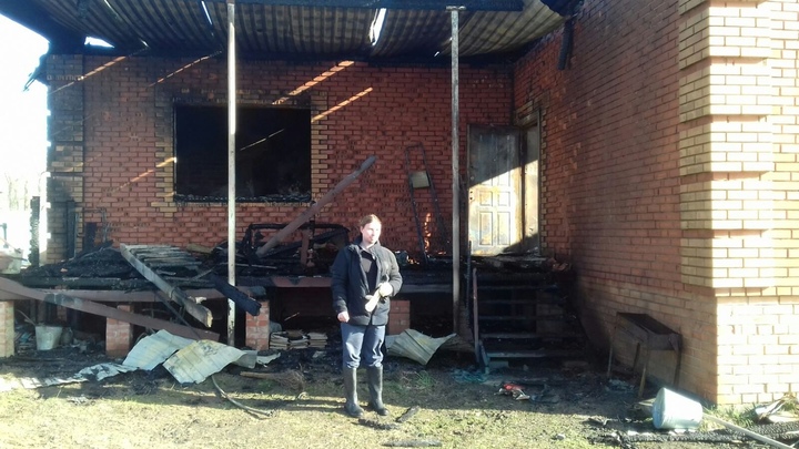 В Самарской области у многодетного священника сгорел дом