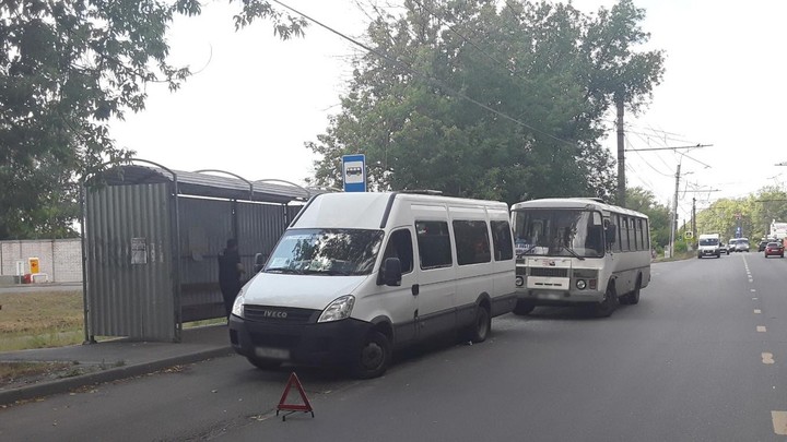 В ДТП с пассажирским автобусом и маршруткой в Иванове пострадала 64-летняя женщина