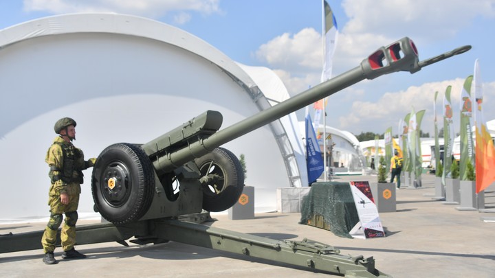 Завод в Екатеринбурге ищет рабочего на зарплату в 150 тысяч для ремонта боевых машин