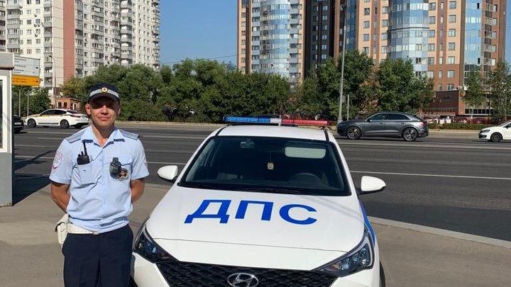 Московский инспектор ГИБДД помог рожающей женщине добраться до больницы
