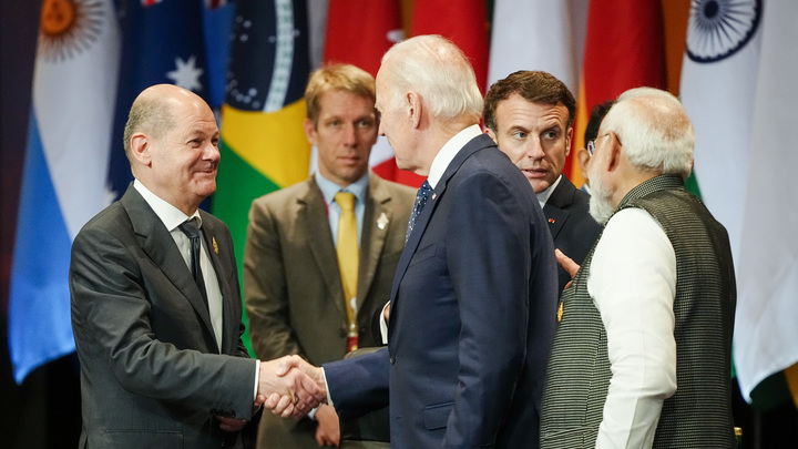 Байден и Шольц устроят короткую встречу: Темой беседы станет Украина