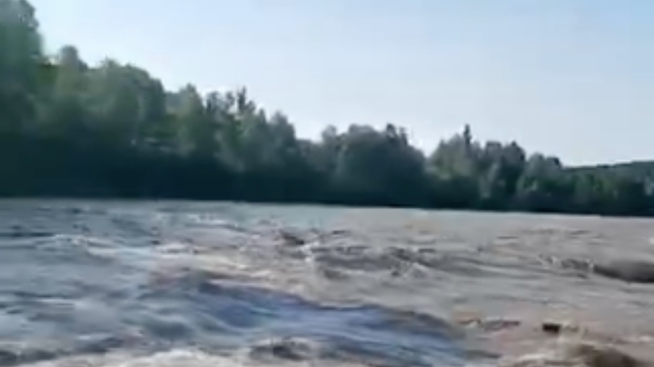 Повелители стихии: Минприроды Кубани за час вернуло реку Белая в прежнее русло