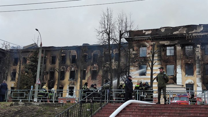 Пожар в НИИ в Твери 21 апреля 2022: есть жертвы, город заволокло дымом