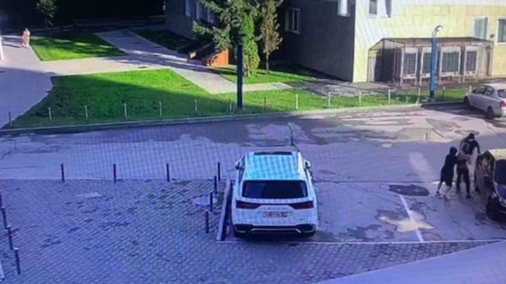 В Новосибирске мужчину похитили в центре города