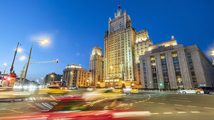 В Москве руферы-хулиганы залезли на высотку: Два человека упали при погоне