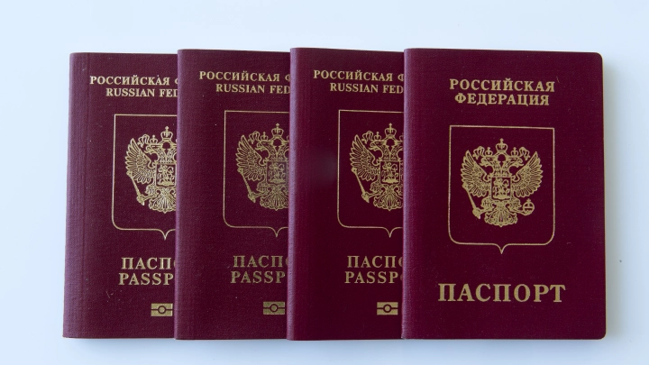 Детям до 14 лет для въезда в Белоруссию и Казахстан понадобится загранпаспорт