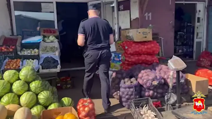 143 нарушителя за день: мигрантов подловили в ларьках и на стройках