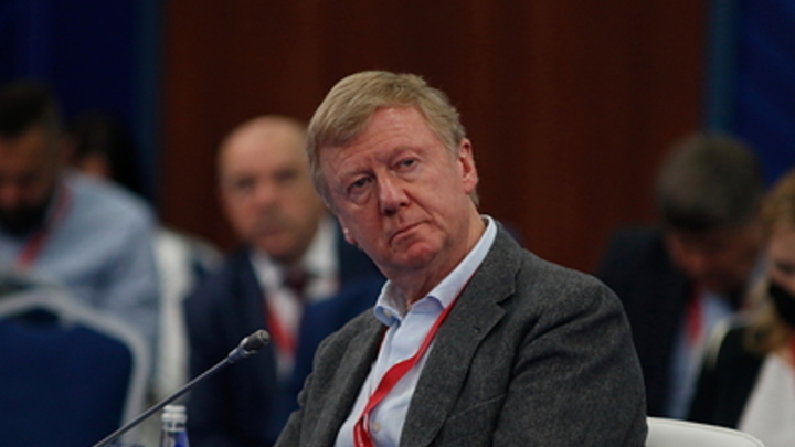 Михаил Хазин о побеге года: Чубайс понял, что Путин уже не отступит