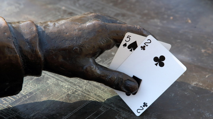 Пентагон научит ВСУ различать технику НАТО за игрой в карты