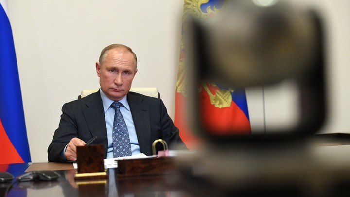 Владимир Путин оборвал позитивные доклады чиновников: Что у нас здесь происходит?