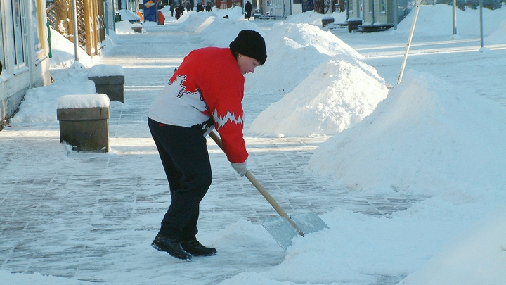 В Новосибирске организаторы незаконного снегоотвала получили 8 тысяч рублей штрафа