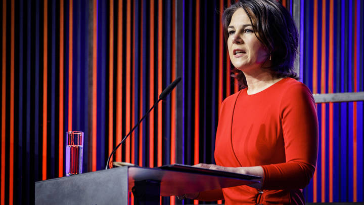 Больше санкций, больше поддержки Украине: Глава МИД Германии сделала заявление