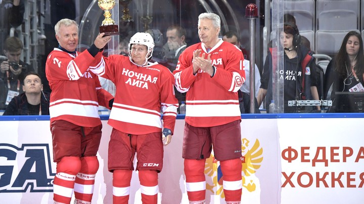 Хоккеист Александр Якушев выступил в поддержку Путина на выборах в марте