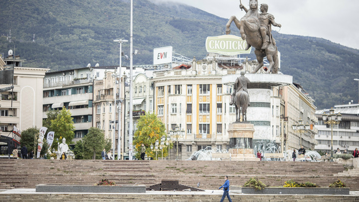 Македонцы ответили на предложение ЕС камнями и яйцами. Есть раненые