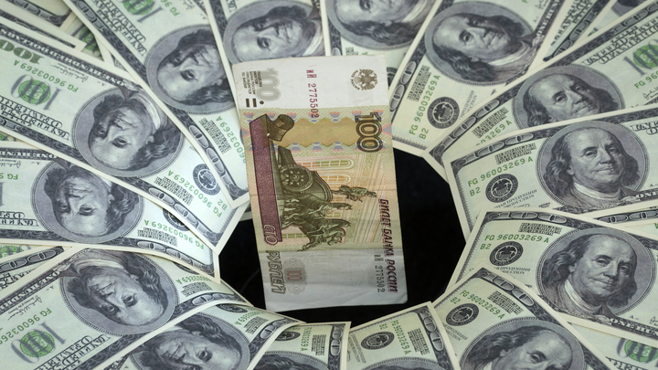 Радость из-за аномально крепкого рубля развеял экономист: Это не реальные цифры