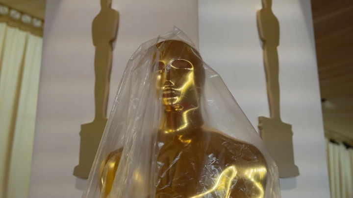 Скандал. На Оскаре такого ещё не было. Юре Борисову компанию составил оригинальный актёр. Или актриса