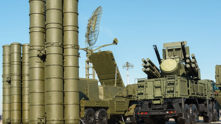 Здесь не летают. Расчёт ЗРК С-400 заманил в ловушку украинский МиГ-29. ВСУ атакуют русское приграничье, неся потери. Последние новости СВО 18 мая