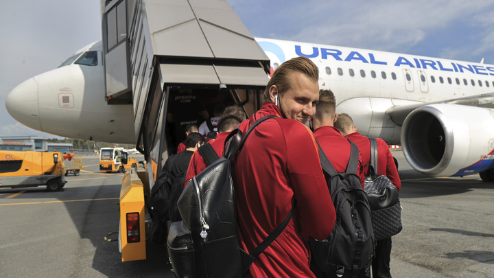 В ночь на 18 июня в аэропорту Домодедово задержаны десятки рейсов «Уральских авиалиний»