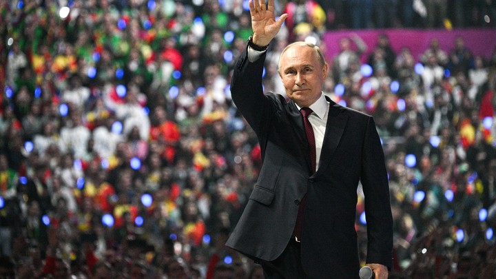 Путин пошутил в ответ на вопрос настоящий ли он: Щипаться не будете?
