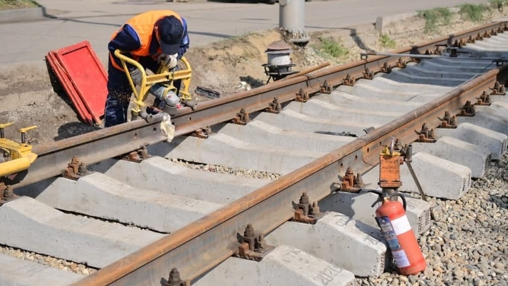 В мэрии Краснодара рассказали, почему приостановилась укладка рельсов на Московской
