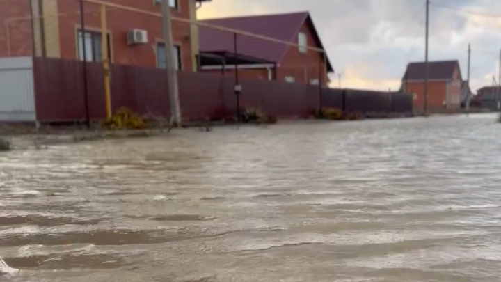 В Ейском районе в результате непогоды подтопило 220 дворов и 15 жилых домов