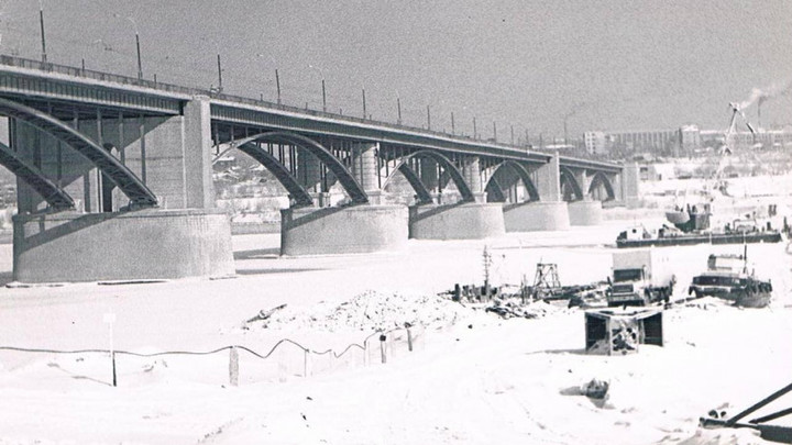 Октябрьскому мосту – 65 лет: История строительства и происшествий