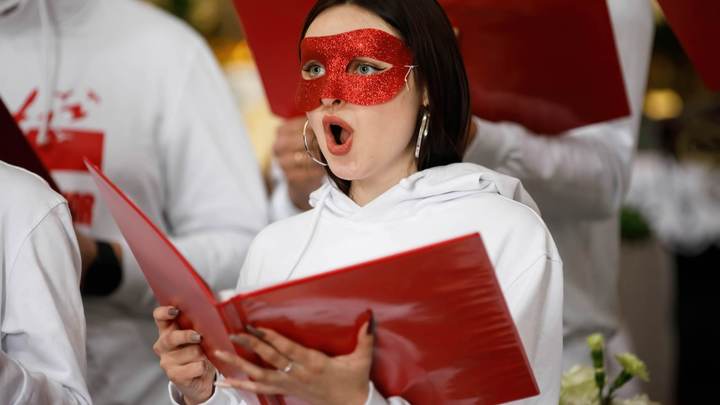 Поляки плакатом на вокзале указали украинцам на своем отношение к Бандере