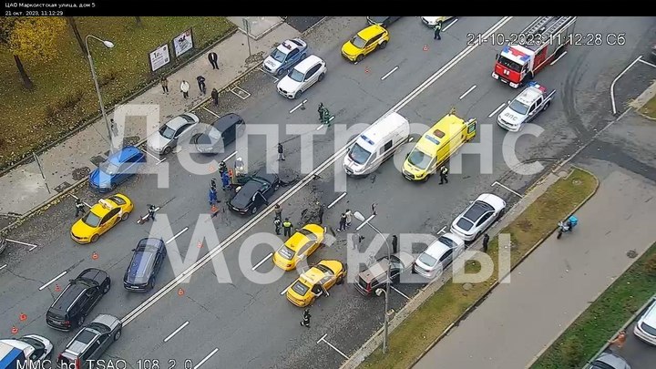 Шесть автомобилей столкнулись в центре Москвы