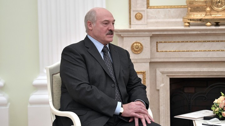 Лукашенко заявил, что Беларуси не нужна куча дипломатов в Европе