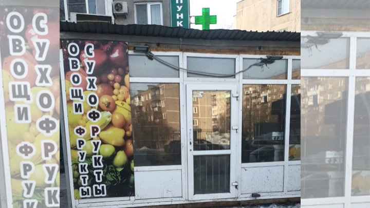 Мигранты заблокировали проход к остановке своим киоском в Челябинске