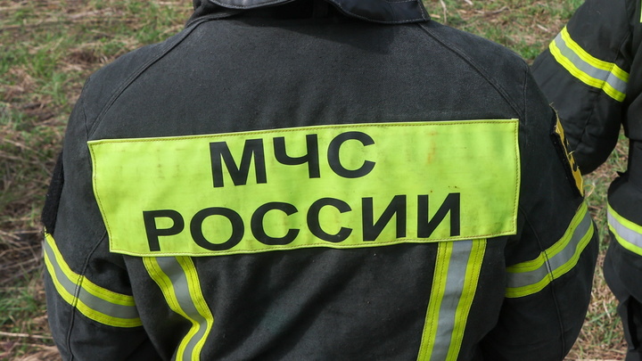 Здание полностью в огне, люди заблокированы: ВСУ нанесли удар по одному из крупнейших торговых центров Донецка