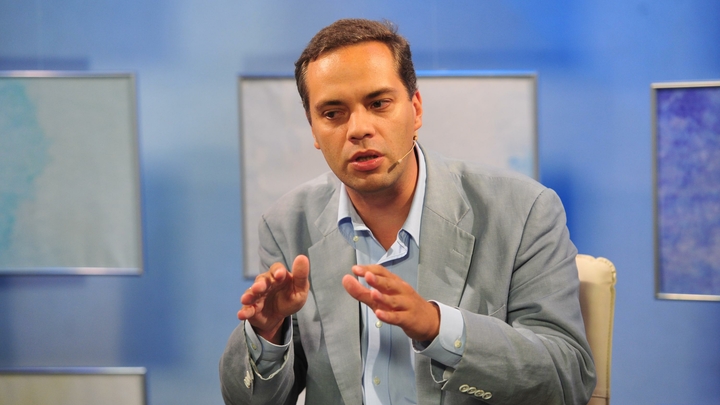 Установили слежку и придут: Соратник Навального оправдался за бегство из России