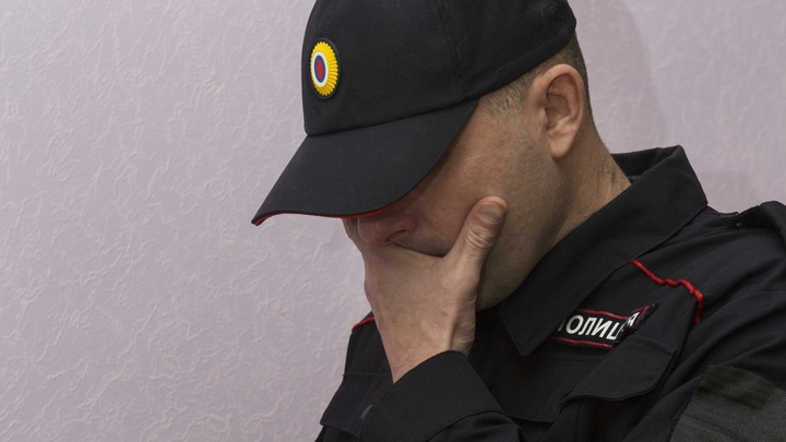 В Новосибирске всё чаще задерживают полицейских. С чем это связано?