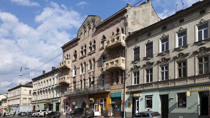 Во Львове совершили поджог двух зданий дочек российских банков