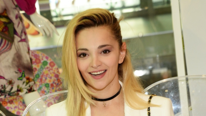 Оскорблявшая Россию певица Дольникова вернулась. Публика в негодовании: В Грузии, видимо, не кормят