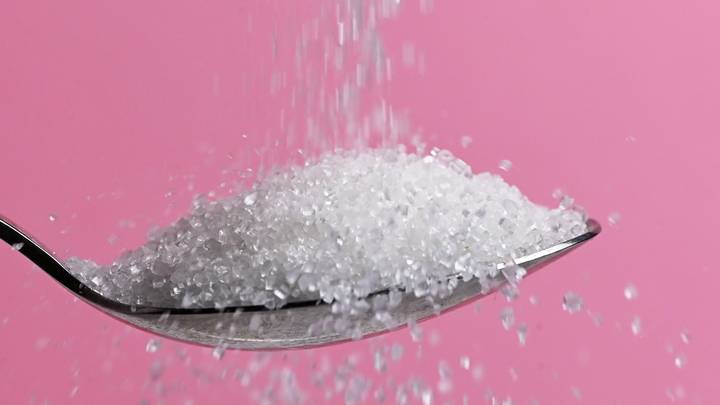 Можно выдохнуть: Жители России перестали запасать сахар и средства гигиены