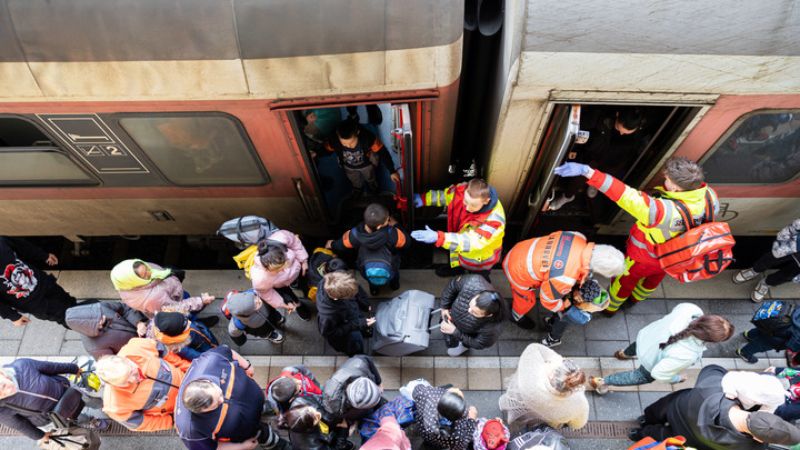 Поляки устали терпеть: Агрессивных беженцев с Украины взяли на особый контроль