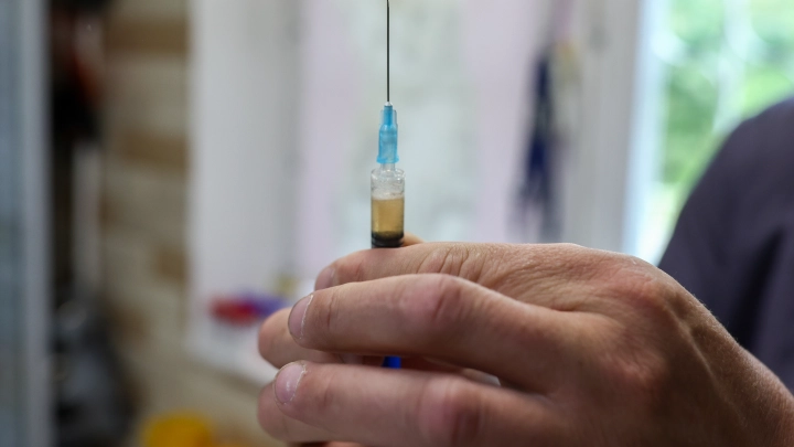 Бесплатная вакцина от рака станет доступна для жителей России через 2,5 года