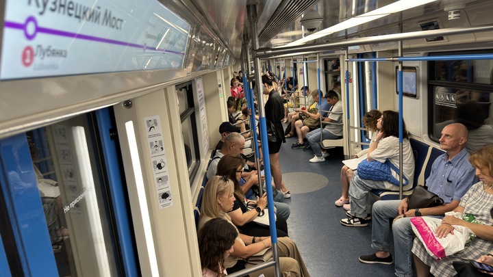 В России хотят обязать чиновников ездить на общественном транспорте