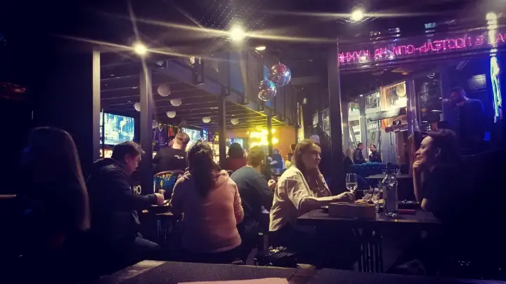 День диджея: поздравления в прозе и стихах