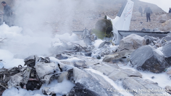 Названы имена погибших при крушении самолета в Армении летчиков