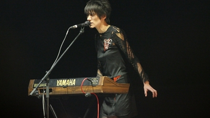 “Совсем из ума выжила”: Земфира* в Варшаве прилюдно благодарила Польшу за Россию