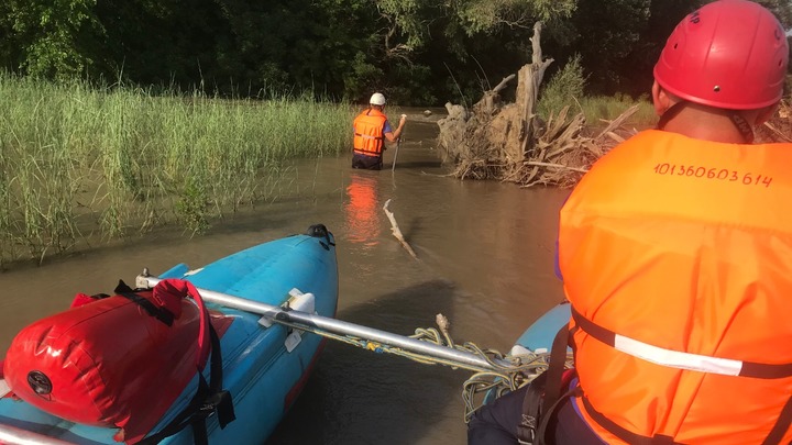 В Армавире 12-летняя девочка упала в реку Кубань, ее унесло течением
