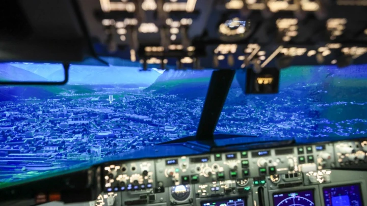 Британцы обвинили Китай в помощи Ирану: Летят загадочные самолёты - The Telegraph