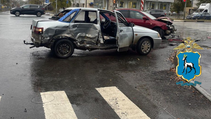 В Самаре бампер «ВАЗ-2110» во время ДТП отлетел в пешехода