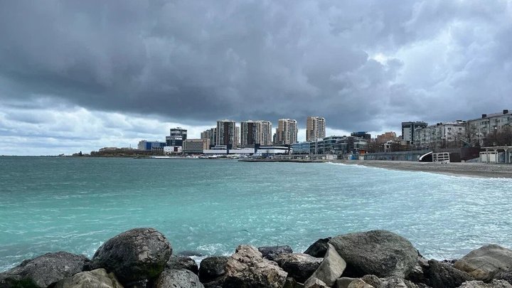 В Новороссийске действует штормовое предупреждение