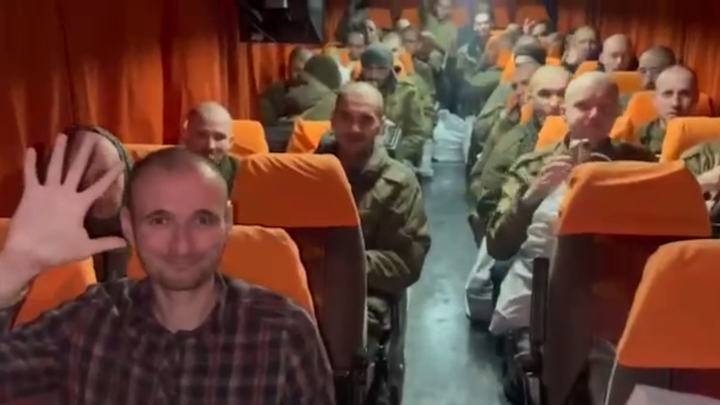 Челябинские военные вернулись из украинского плена