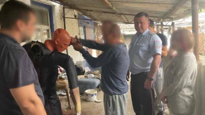 Южное гостеприимство: в Тимашевске гостю на застолье воткнули нож в голову