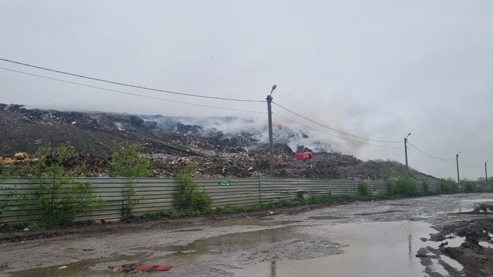 В Роспотребнадзоре проверят пробы воздуха после пожара в Новосибирске