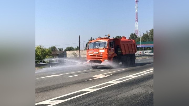 Асфальт плавится: в Челябинской и Курганской областях запретили движение фур